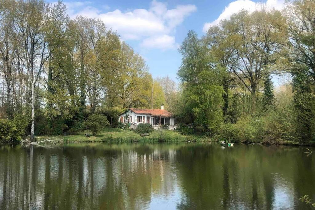 La Petite Maison Au Bord De L'Etang Chirac  Buitenkant foto