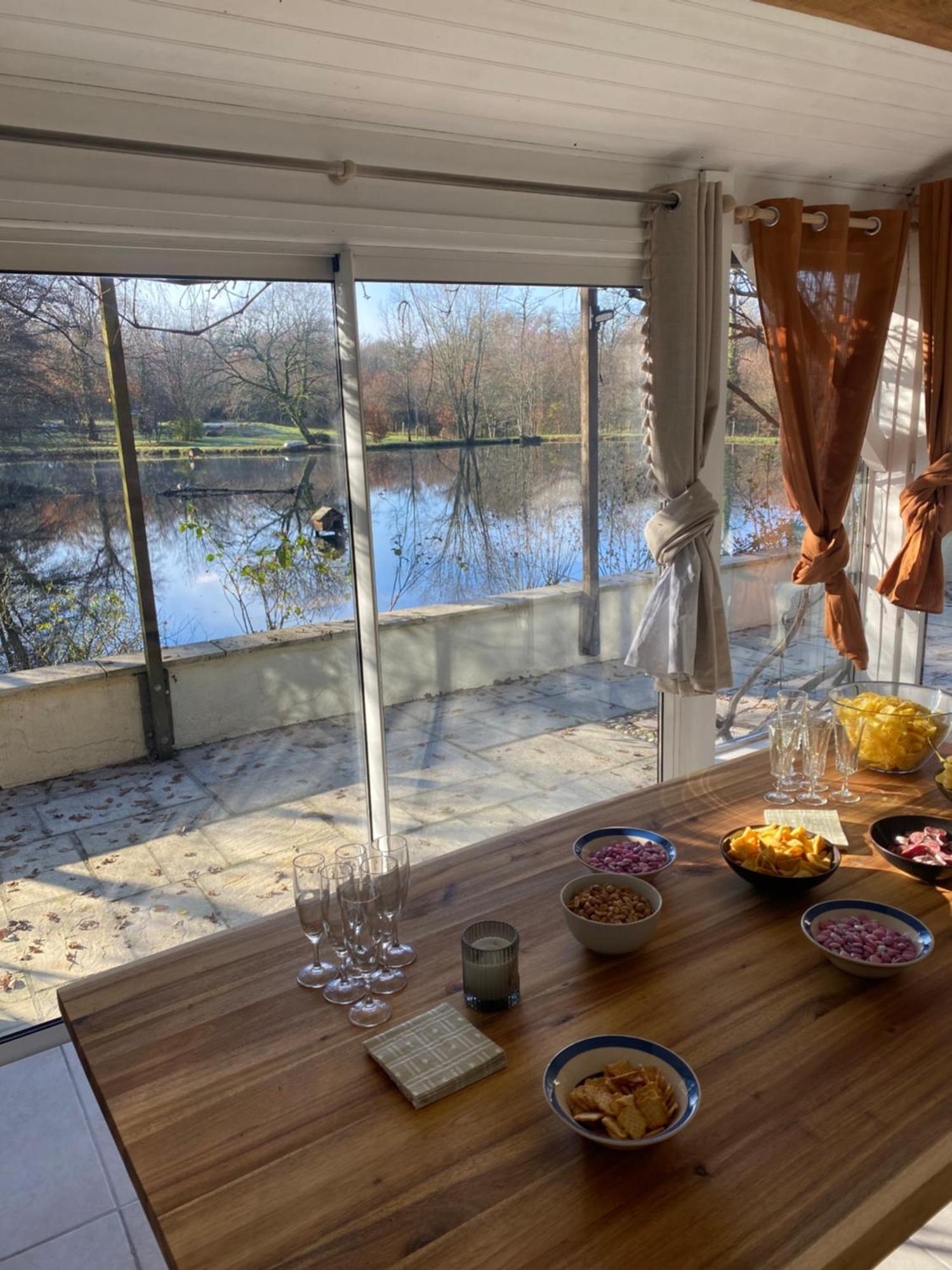 La Petite Maison Au Bord De L'Etang Chirac  Buitenkant foto